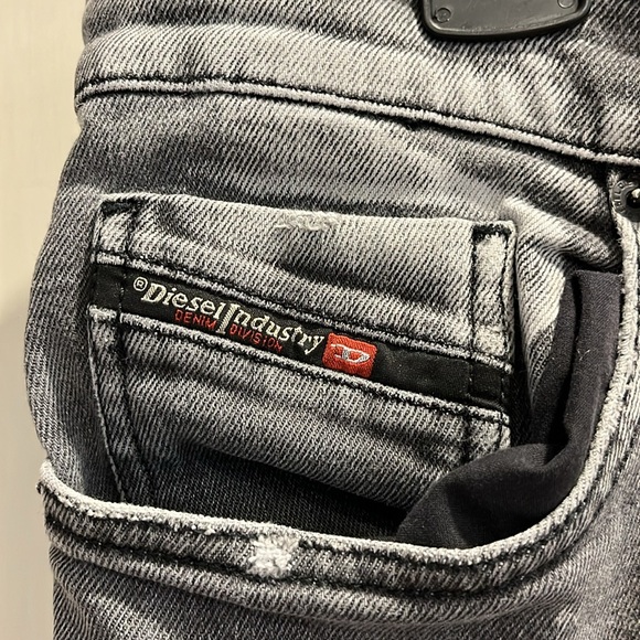 NWT Diesel D-Strukt mens grey relaxed fit slim Italian design jeans 100% denim - Picture 6 of 12